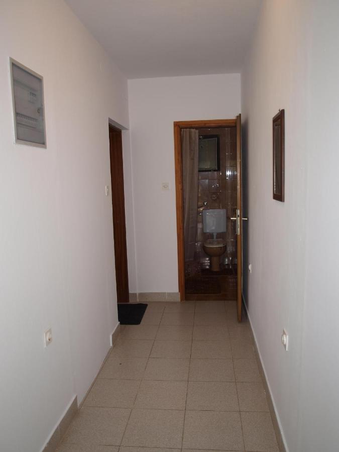 Rooms With A Parking Space Krk - 13553 Vrh  외부 사진